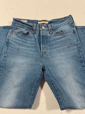 Levi’s Wedgie Straight Light Blue Denim Jeans